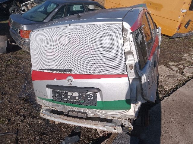 bontott FIAT PANDA Csomagtérajtó (Üres lemez)