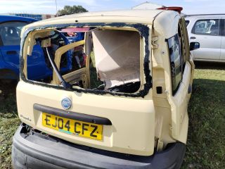 bontott FIAT PANDA Csomagtérajtó (Üres lemez)