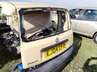 bontott FIAT PANDA Csomagtérajtó (Üres lemez)