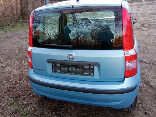 bontott FIAT PANDA Csomagtérajtó Zárbetét