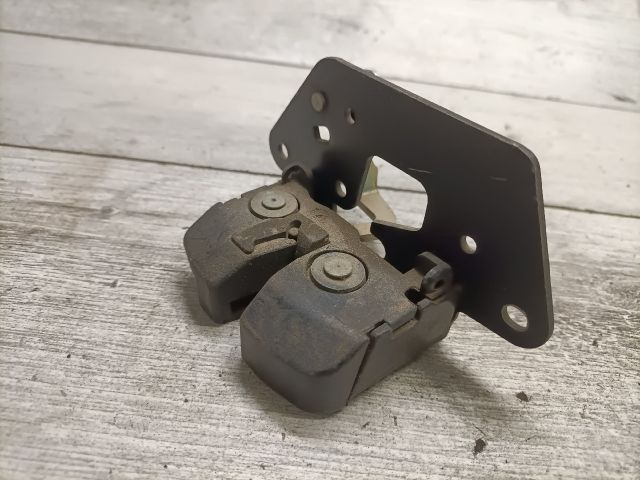 bontott FIAT PANDA Csomagtérajtó Zárszerkezet