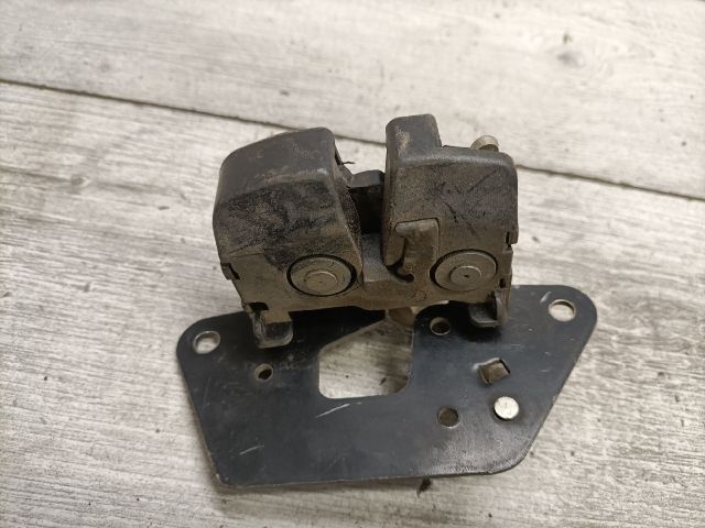 bontott FIAT PANDA Csomagtérajtó Zárszerkezet