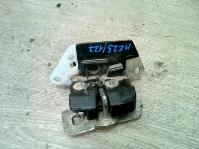 bontott FIAT PANDA Csomagtérajtó Zárszerkezet