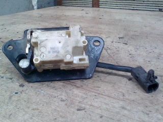 bontott FIAT PANDA Csomagtérajtó Zárszerkezet