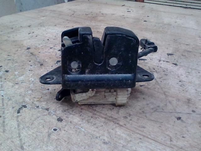 bontott FIAT PANDA Csomagtérajtó Zárszerkezet