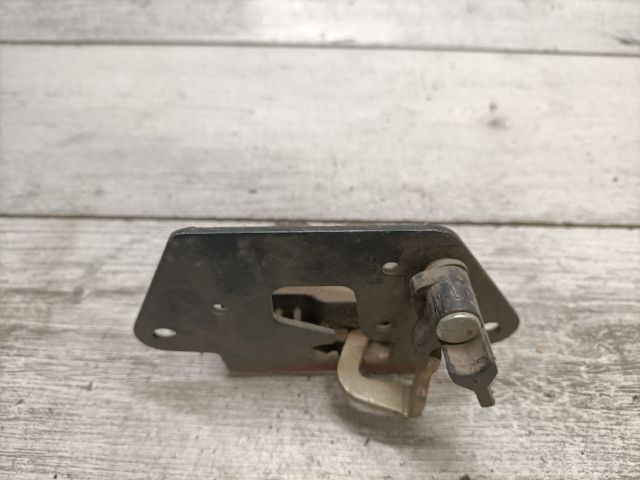 bontott FIAT PANDA Csomagtérajtó Zárszerkezet