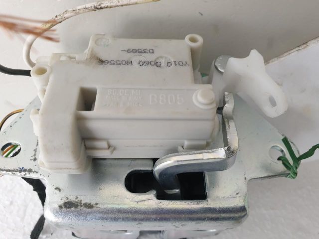 bontott FIAT PANDA Csomagtérajtó Zárszerkezet