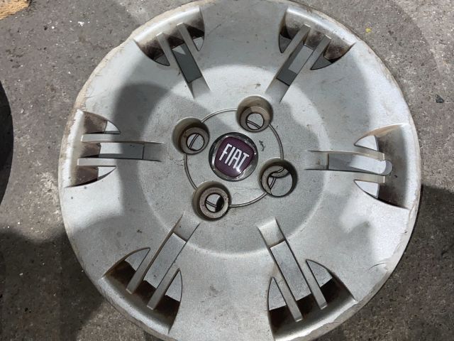 bontott FIAT PANDA Dísztárcsa Szett