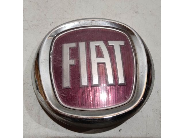 bontott FIAT PANDA Első Embléma