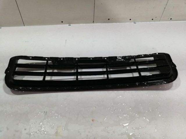 bontott FIAT PANDA Első Lökhárító Alsó Középső Díszrács