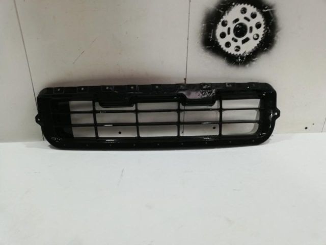 bontott FIAT PANDA Első Lökhárító Alsó Középső Díszrács