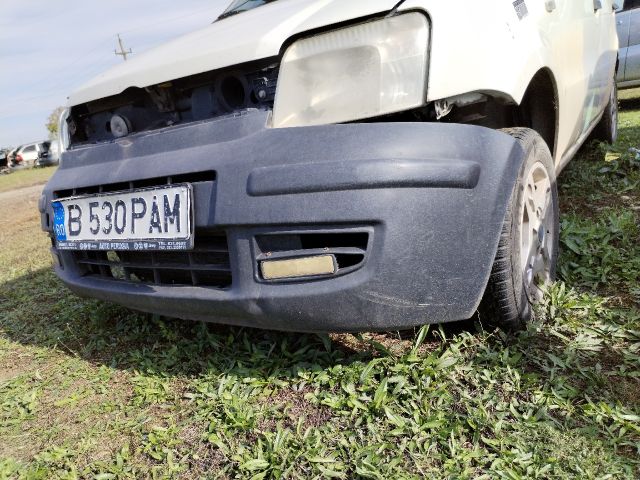 bontott FIAT PANDA Első Lökhárító (Részeivel)