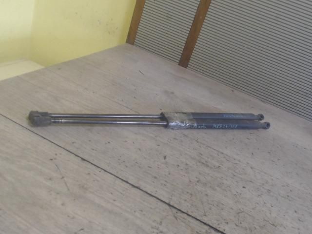 bontott FIAT PANDA Gázrugós Kitámasztó Teleszkóp Pár Csomagtérajtó