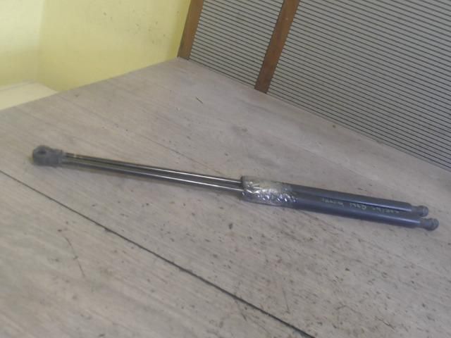 bontott FIAT PANDA Gázrugós Kitámasztó Teleszkóp Pár Csomagtérajtó