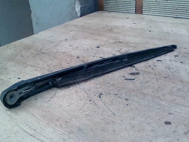 bontott FIAT PANDA Hátsó Ablaktörlő Kar