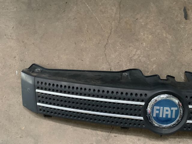 bontott FIAT PANDA Hűtőrács