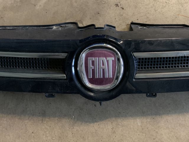 bontott FIAT PANDA Hűtőrács