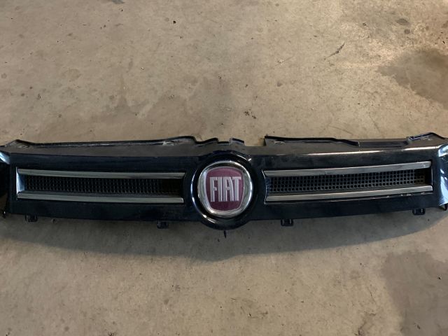 bontott FIAT PANDA Hűtőrács