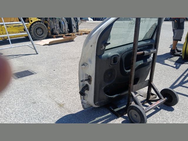 bontott FIAT PANDA Jobb első Ajtó (Részeivel)