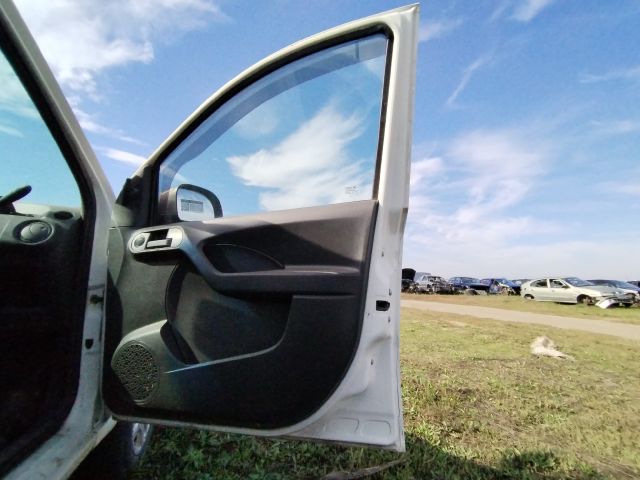 bontott FIAT PANDA Jobb első Ajtó (Üres lemez)