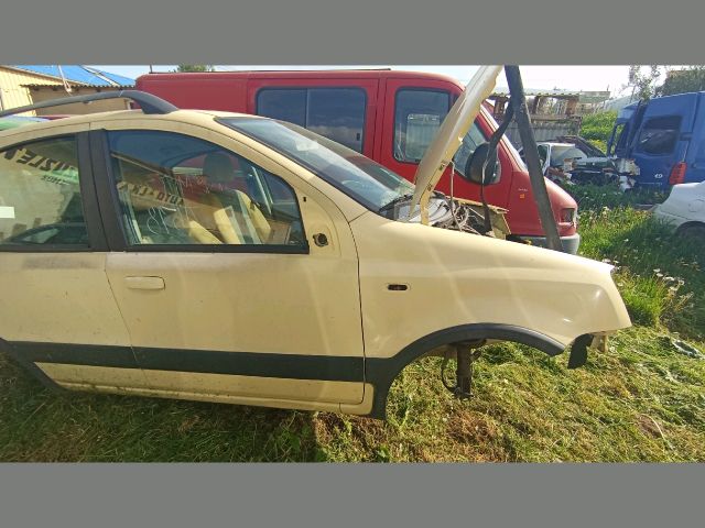 bontott FIAT PANDA Jobb első Negyed Karosszéria Csomag