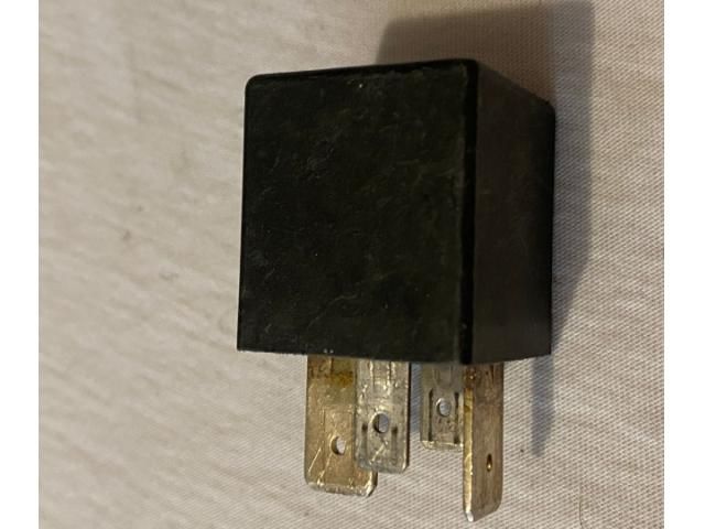 bontott FIAT PANDA Relé