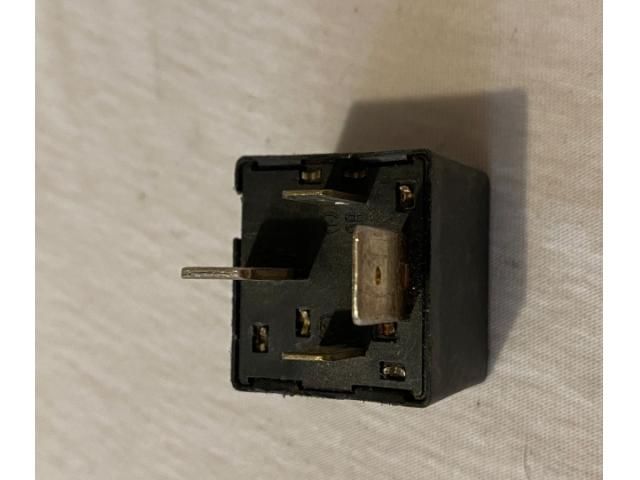 bontott FIAT PANDA Relé