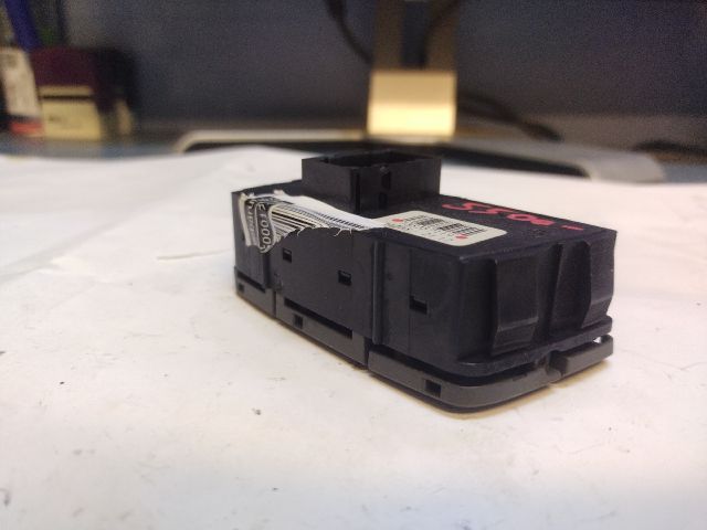 bontott FIAT PANDA Vészvillogó Kapcsoló