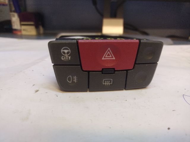 bontott FIAT PANDA Vészvillogó Kapcsoló