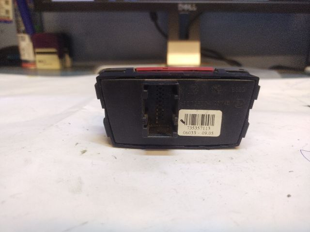 bontott FIAT PANDA Vészvillogó Kapcsoló