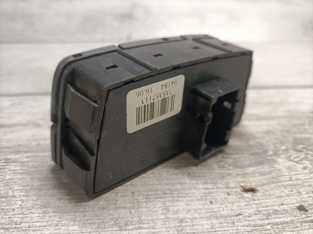 bontott FIAT PANDA Vészvillogó Kapcsoló