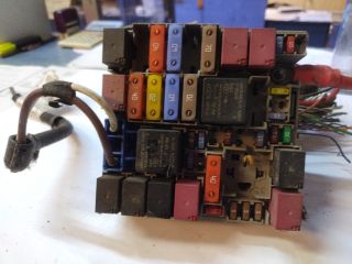 bontott FIAT PUNTO EVO Biztosítéktábla Motortér