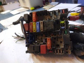 bontott FIAT PUNTO EVO Biztosítéktábla Motortér