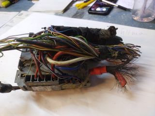 bontott FIAT PUNTO EVO Biztosítéktábla Motortér