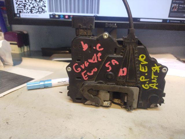 bontott FIAT PUNTO EVO Bal első Ajtózár