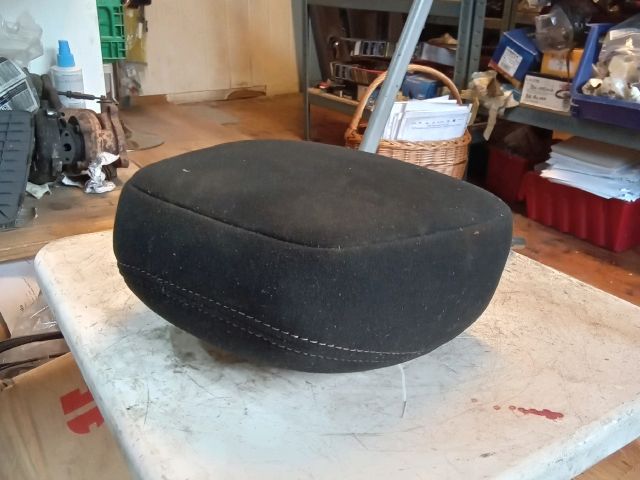 bontott FIAT PUNTO EVO Bal első Fejtámla