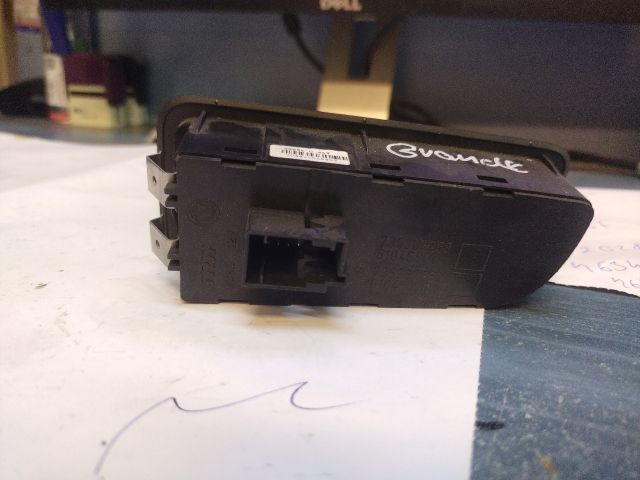 bontott FIAT PUNTO EVO Fényszórómagasság Állító Kapcsoló