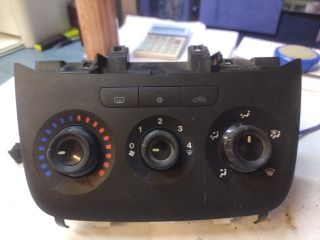 bontott FIAT PUNTO EVO Fűtéskapcsoló (digit klímás)