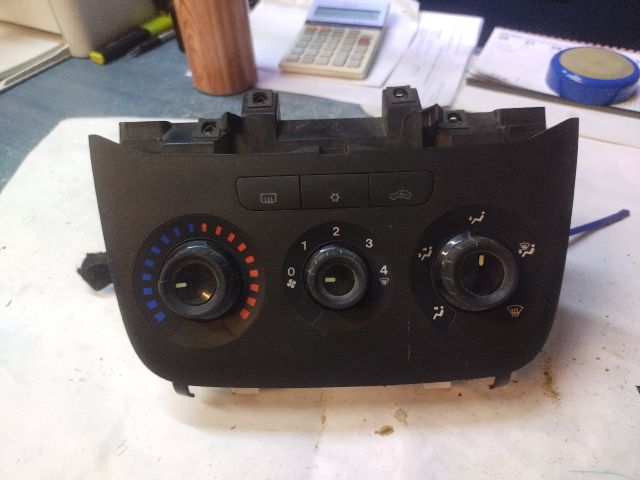 bontott FIAT PUNTO EVO Fűtéskapcsoló (digit klímás)