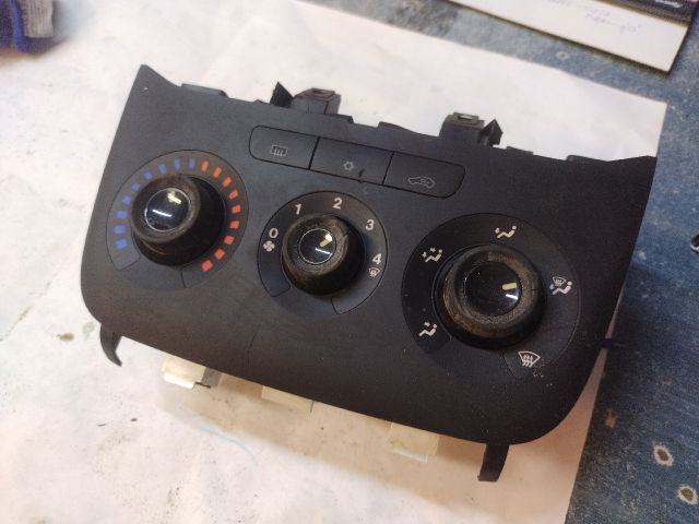 bontott FIAT PUNTO EVO Fűtéskapcsoló (digit klímás)