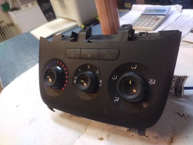 bontott FIAT PUNTO EVO Fűtéskapcsoló (digit klímás)