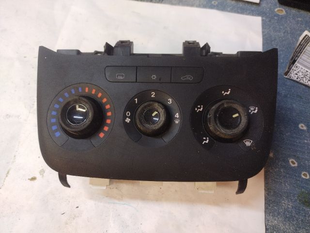 bontott FIAT PUNTO EVO Fűtéskapcsoló (digit klímás)