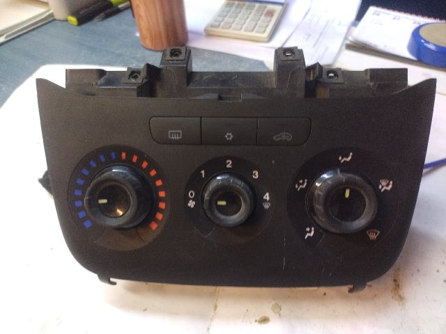 bontott FIAT PUNTO EVO Fűtéskapcsoló (digit klímás)