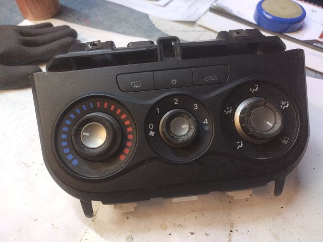 bontott FIAT PUNTO EVO Fűtéskapcsoló (manuális klímás)