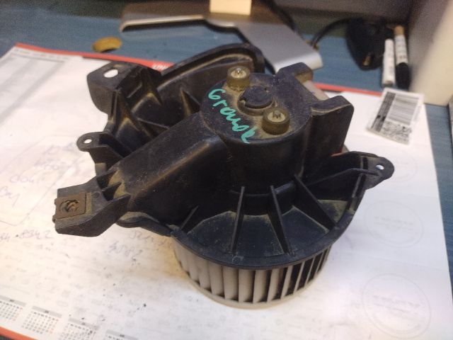 bontott FIAT PUNTO EVO Fűtőmotor (Klímás)