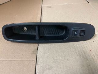 bontott FIAT PUNTO EVO Jobb első Ablakemelő Kapcsoló
