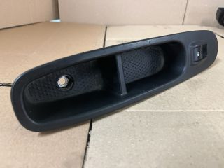 bontott FIAT PUNTO EVO Jobb első Ablakemelő Kapcsoló