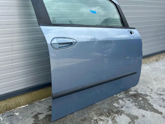 bontott FIAT PUNTO EVO Jobb első Ajtó (Üres lemez)