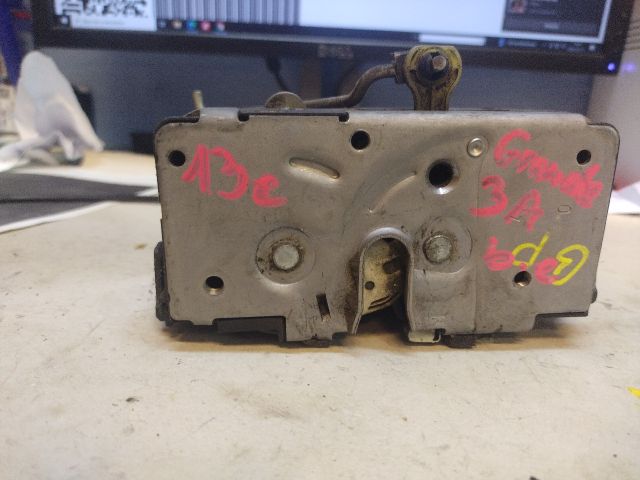 bontott FIAT PUNTO EVO Jobb első Ajtózár