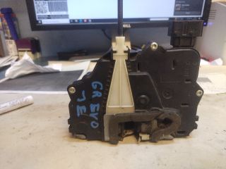 bontott FIAT PUNTO EVO Jobb első Ajtózár